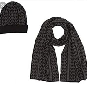 MICHAEL KORS BLACK DARK GRAY BEANIE AND SCARF SIGNATURE LOGO GIFT SET